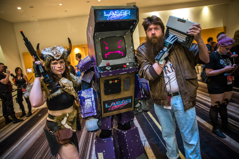 Illustration for article titled Dragon Con Day 4: No Sleep, Sore Feet, and Still Going With Great Costumes